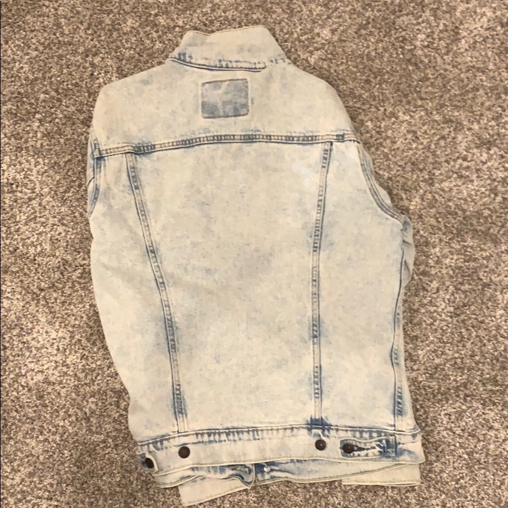 Levi’s Acid Wash Jean Jacket - Picture 2 of 2